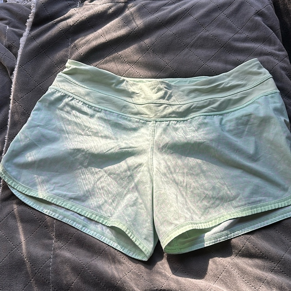 Lululemon Groovy Run Shorts Petit Dot Fresh Mint Green​